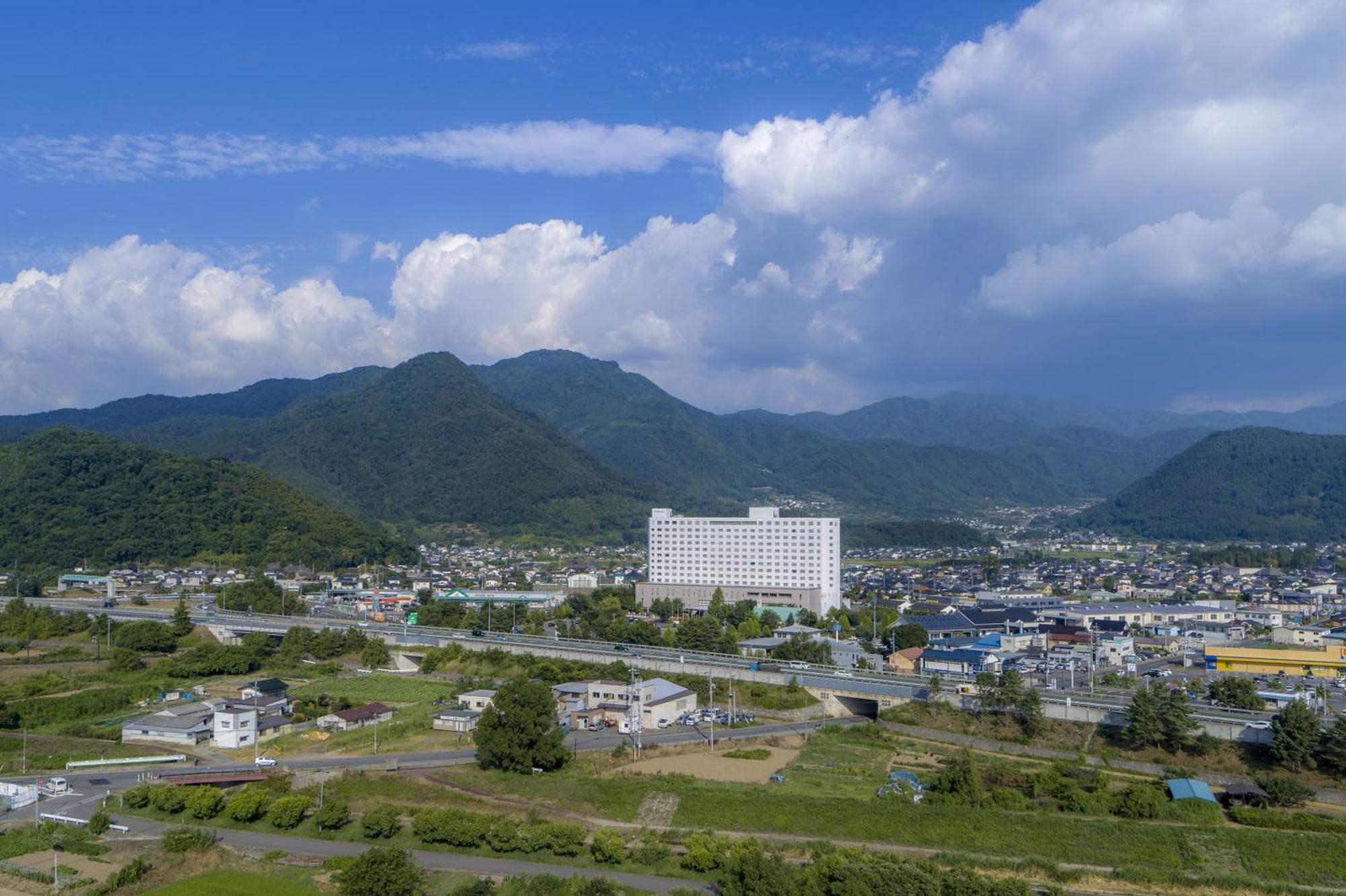 Mercure Nagano Matsushiro Resort & Spa Экстерьер фото